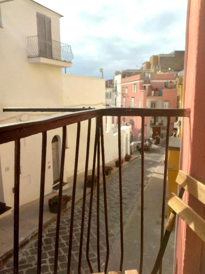 Casa Adriano Apartment Прочида Екстериор снимка