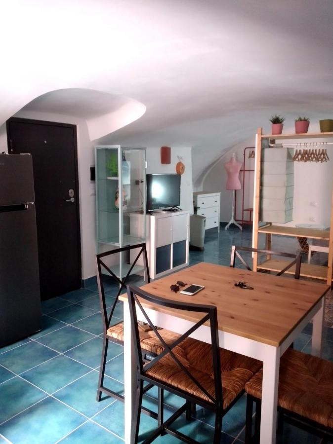 Casa Adriano Apartment Прочида Екстериор снимка