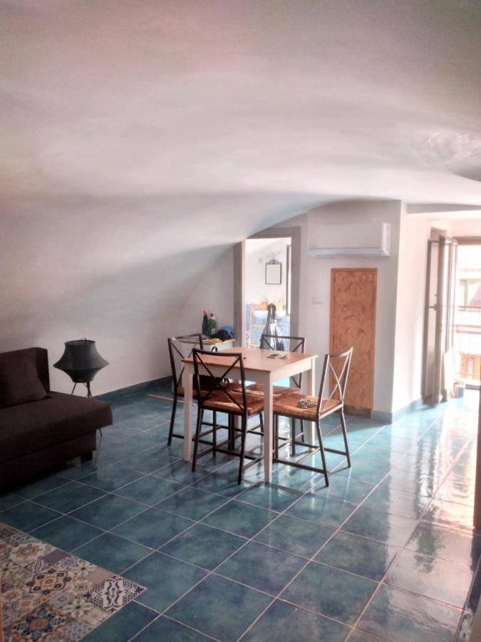 Casa Adriano Apartment Прочида Екстериор снимка