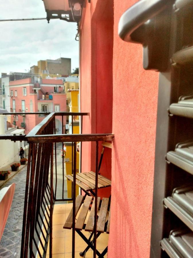 Casa Adriano Apartment Прочида Екстериор снимка