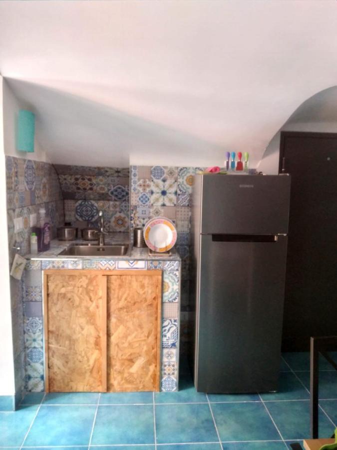 Casa Adriano Apartment Прочида Екстериор снимка